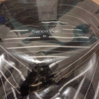新品シャツ2枚の画像
