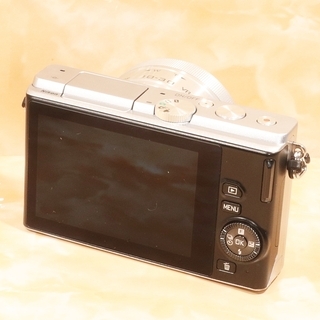 ★美品級＆スマホ転送★ニコン J4 手振れ補正レンズキット シルバーの画像