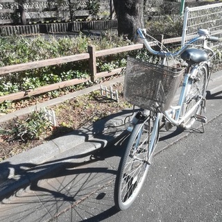 中古 26型内装３段ギア付ママチャリ+空気入れ付きの画像