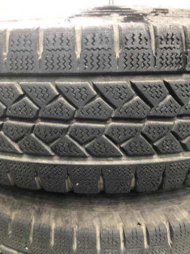 スタッドレスタイヤ