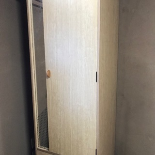 ロッカー型衣類ダンス