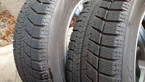 【取引終了】中古スタッドレスタイヤホイールセット　BLIZZAK VRX 215/60/R17