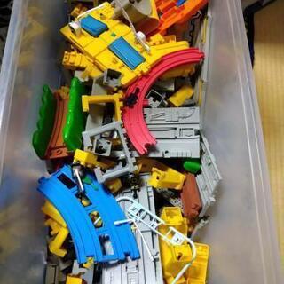 プラレールとトミカコース一式の画像
