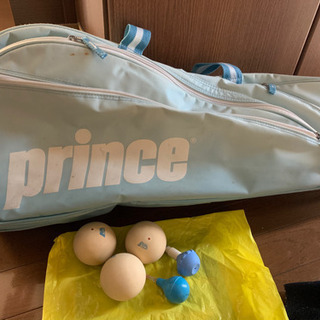 ラケット３本　ボールとバッグ　ソフトテニスの画像