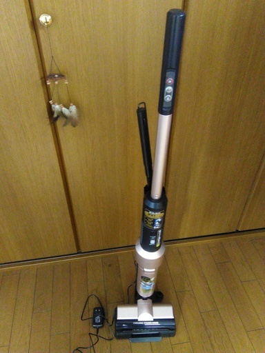 アイリスオーヤマ　新品同様　極細軽量スティッククリーナー　KIC-SLDCP5　取りに来て頂ける方限定