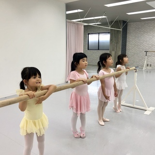 【3歳から始めよう】バレエ体験実施中の画像