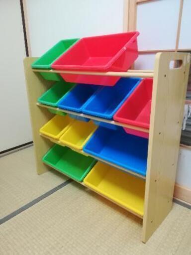 おもちゃ収納棚