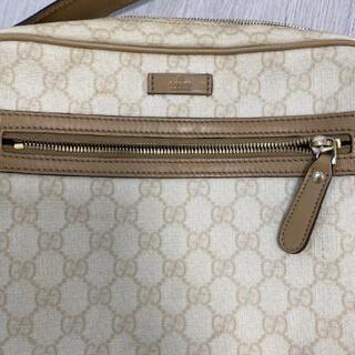 GUCCI ショルダーバッグ　カバン　
