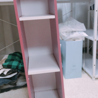 細身のカラーボックスの画像