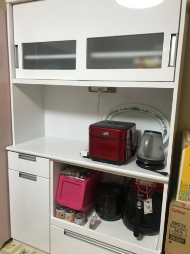 《取引中》13日まで　食器棚