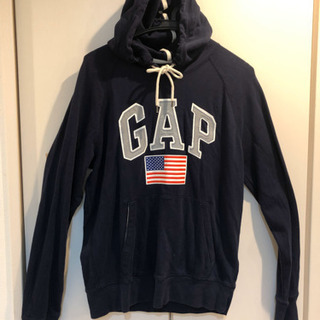 GAPの紺色パーカー
