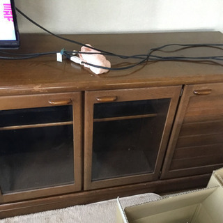 収納キャビネットを差し上げます