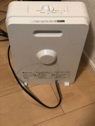 電気ヒーター　2018年製　1200／600w二段切り替え