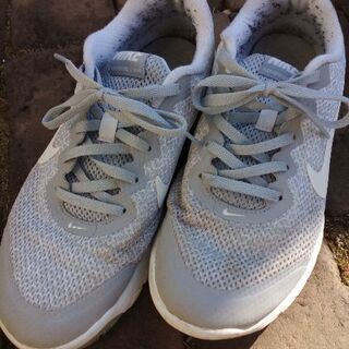 ナイキスニーカー24.5cm