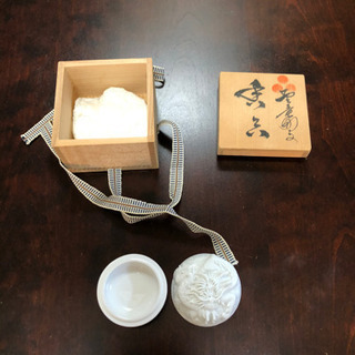 レトロな茶箪笥の画像