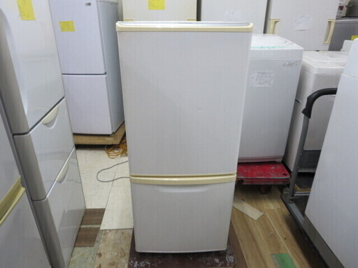 値下げしました！Panasonic冷蔵庫138L　NR-142W－W