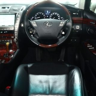 【車検２年付】  レクサス LS460 バージョンS Iパッケージ 本革シート/バックモニター/地デジ☆自社ローン・オートローン全国対応の画像