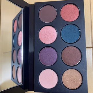 ESTEE LAUDERアイシャドウ限定パッケージの画像