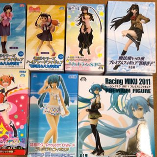 フィギュアセット売り　ラブライブ！　初音ミク　化物語