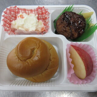 ⭐️急募⭐️お正月、GW、お盆もしっかり休めます！1日約1500食の仕出し弁当の工場の責任者募集！の画像