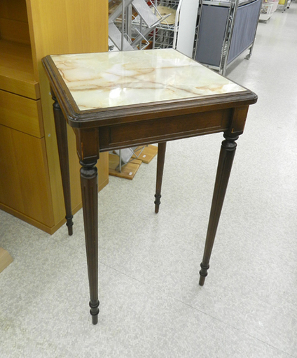 MARUNI/マルニ 孔雀マーク オールドマルニ 花台 置台 電話台 サイドテーブル ビンテージ 昭和レトロ 木製 札幌市☆ PayPay(ペイペイ)決済可能 ☆ 札幌市 北区 屯田