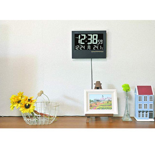 ADESSO(アデッソ) 掛け時計 電波時計 温度 日付表示 置き掛け兼用 ブラック AK-62の画像