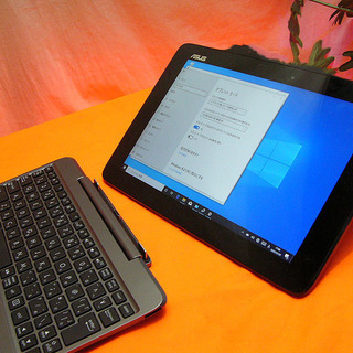 ★軽量windows10タブレット☆純正キーボード付♪T100HAの画像