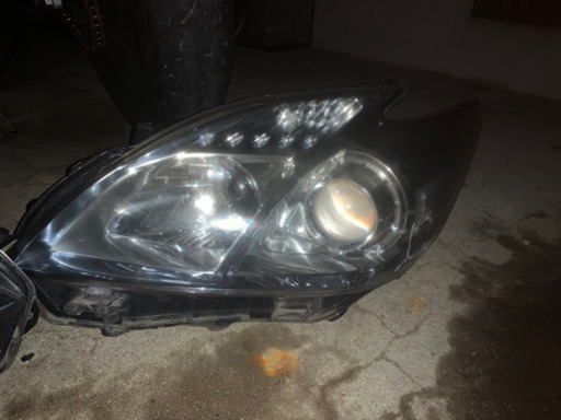 30プリウス  ヘッドライト 左右 値下げします！