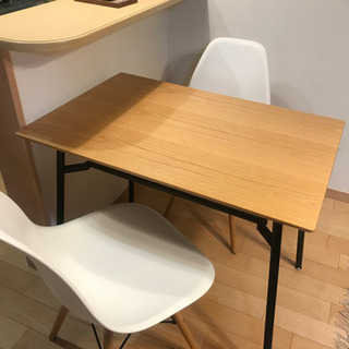 【終了】ダイニングテーブルセット　2人用　イームズチェアの画像
