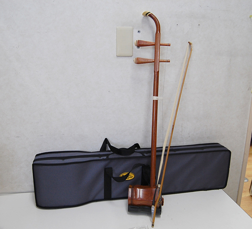 敦煌碑 二胡 上海民族楽器一廠 Sh01 ソフトケース付き 弦楽器 民族楽器 ☆ PayPay(ペイペイ)決済可能 ☆ 札幌市 清田区 平岡