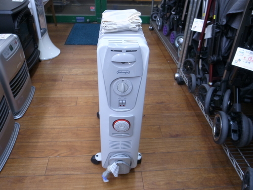 デロンギ オイルヒーター H051013EC【モノ市場東浦店】
