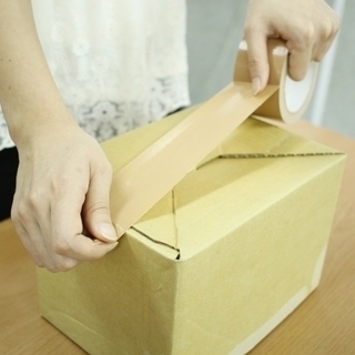 ネット通販商品の出荷作業 室内で「検品・仕分け・シール貼り・梱包」するお仕事！の画像