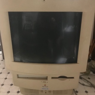 ジャンク・古Mac（Performa550、後方割れた箇所あり）の画像