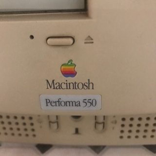 ジャンク・古Mac（Performa550、後方割れた箇所あり）の画像