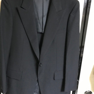 黒のジャケットの画像