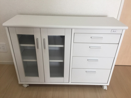購入者様決まりました！★美品  キッチンワゴン  食器棚 ★