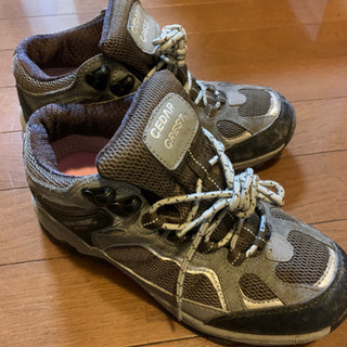 登山靴　登山シューズ　23.5㎝