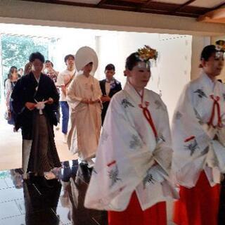 神社結婚式・お祝いフォトのサポートスタッフ募集　　　シニア・未経...