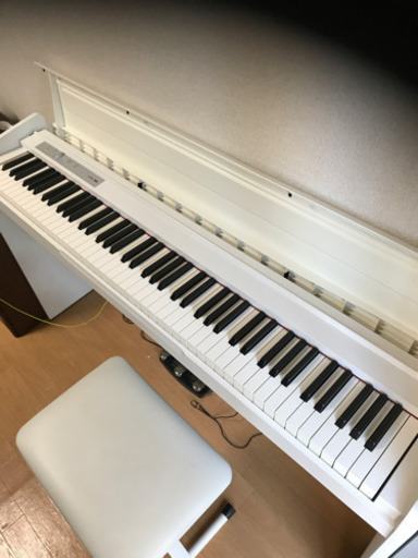 電子ピアノ　KORG.LP180.イスとヘッドホン付き