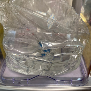未開封の水　1箱
