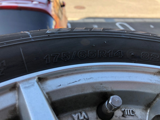 スタッドレスタイヤ　175R65R フィット　ホイール、ナット有