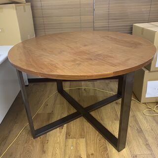 重い！店舗什器　大型テーブル