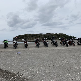 バイクツーリングクラブ【フリーダムツアラー】一緒に楽しく走る仲間を募集＆ツーリングや飲み会等どんどん企画してくれる人も大募集します！　現在メンバーは35人です　ツーリンは月に１回やってます！　初心者、若者、男性、女性、いろんな方で楽しくやってます。オフ会で飲み会やアウトドアな事もします！　一緒に楽しく遊びましょう！ − 東京都