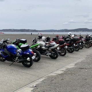 バイクツーリングクラブ【フリーダムツアラー】一緒に楽しく走る仲間を募集＆ツーリングや飲み会等どんどん企画してくれる人も大募集します！　現在メンバーは35人です　ツーリンは月に１回やってます！　初心者、若者、男性、女性、いろんな方で楽しくやってます。オフ会で飲み会やアウトドアな事もします！　一緒に楽しく遊びましょう！ - メンバー募集
