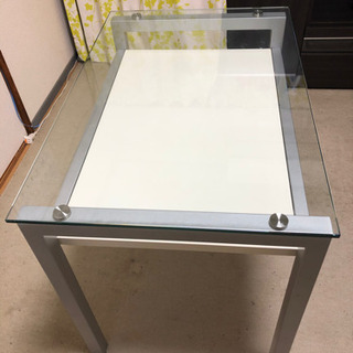 値引き❗️人気商品！ガラスダイニング3点セットの画像