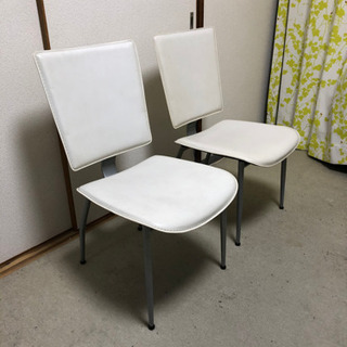 値引き❗️人気商品！ガラスダイニング3点セットの画像