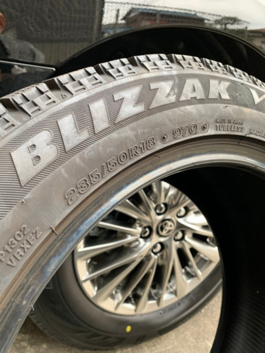 中古スタッドレスタイヤ/18インチ/ブリジストン/235.50R18