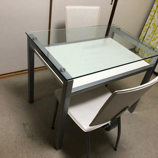 値引き❗️人気商品！ガラスダイニング3点セットの画像