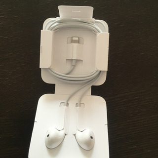 【新品・送料込】Apple  iPhone 純正品 イヤホン★EarPods with Lightning Connectorの画像