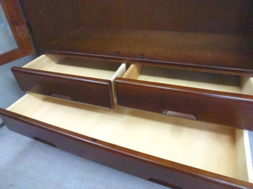 大幅値下！！さらに… 書棚 ガラス扉付き本棚 引き出し付き 大型ブックシェルフ 札幌市手稲区